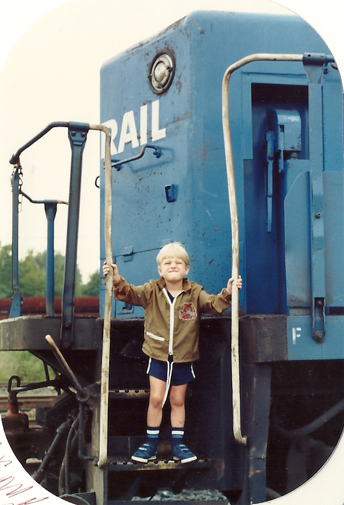 Mike at Conrail yard 2.jpg