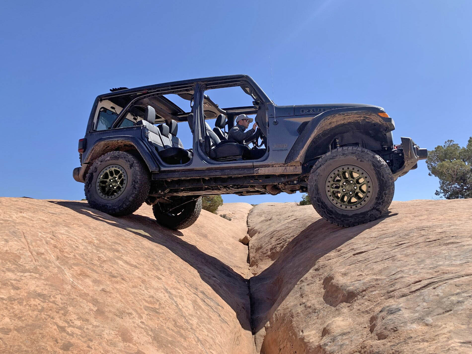 Jeep fires back at Ford with new JL Wrangler Xtreme Recon Package