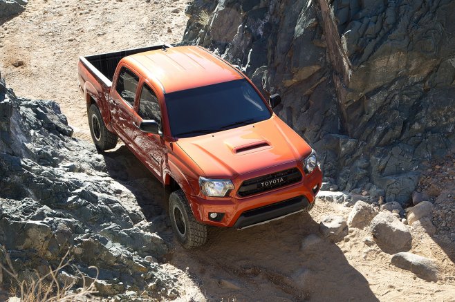 2015-Toyota-Tacoma-TRD-Pro-from-above.jpg