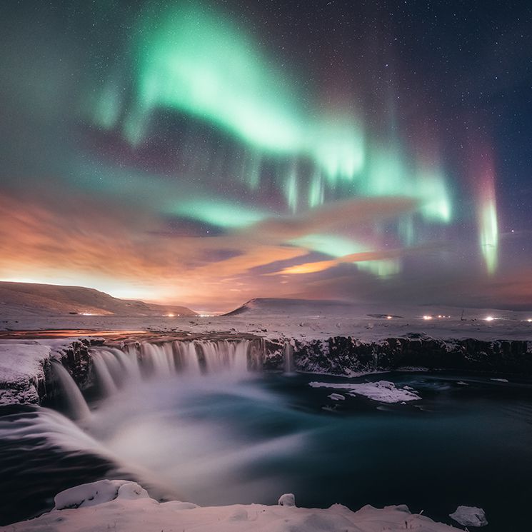 Dancing-in-the-Goðafoss-©-Sutie-Yang.jpg.optimal.jpg